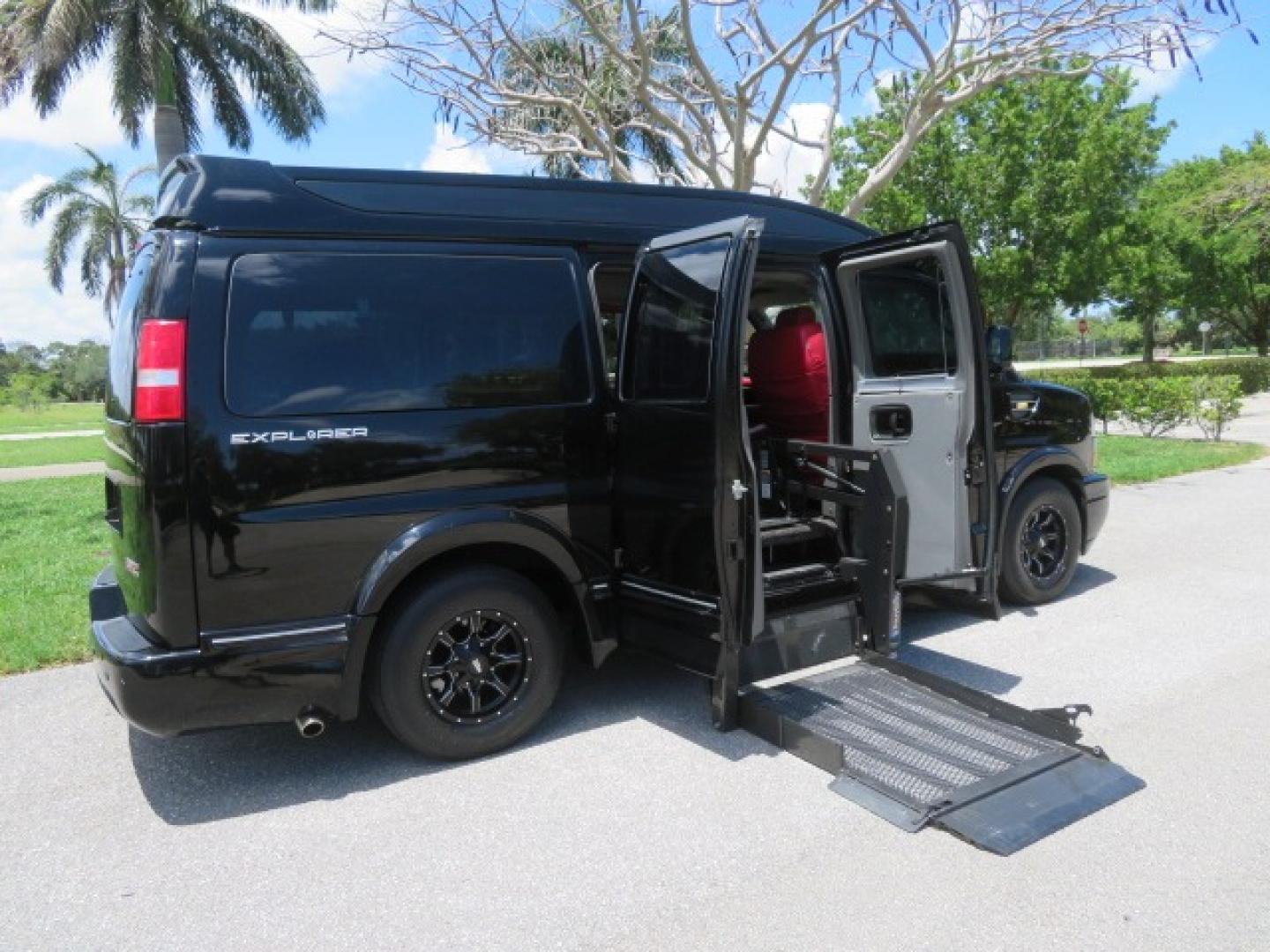 2018 Black /Red GMC Savana G2500 Cargo (1GTW7AFG9J1) with an 6.0L V8 OHV 16V FFV engine, 6A transmission, located at 4301 Oak Circle #19, Boca Raton, FL, 33431, (954) 561-2499, 26.388861, -80.084038 - Photo#30